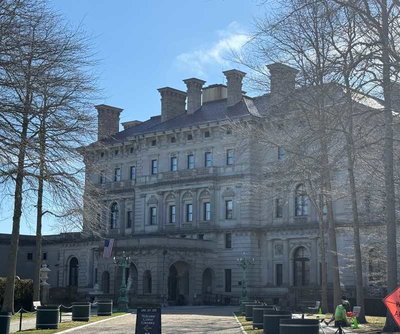 Buildings  Landmarks: Lets Visit The Breakers In The Gilded Age