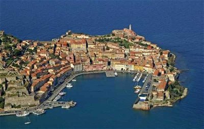 Italy: The Count of Monte Cristos Island Tour
