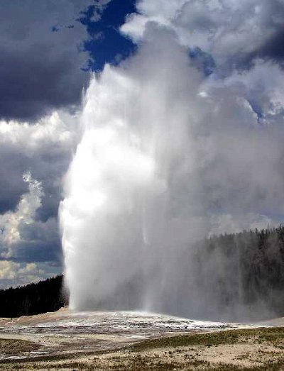 USA  Parks: Yellowstone Is the Real Deal