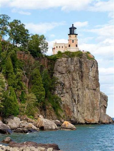 Lighthouses: Lighthouses of the Great Lakes