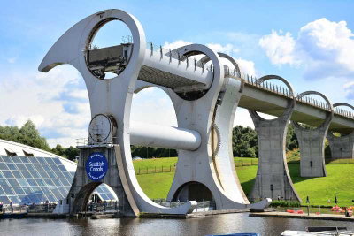 Sites in the UK: A Dozen Outstanding British Landmarks